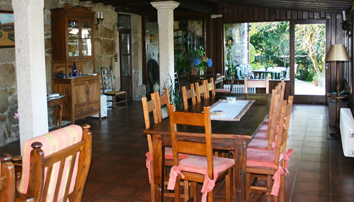 Casa rural en Ponteareas para despedidas de soltero con capacidad para 12 personas
